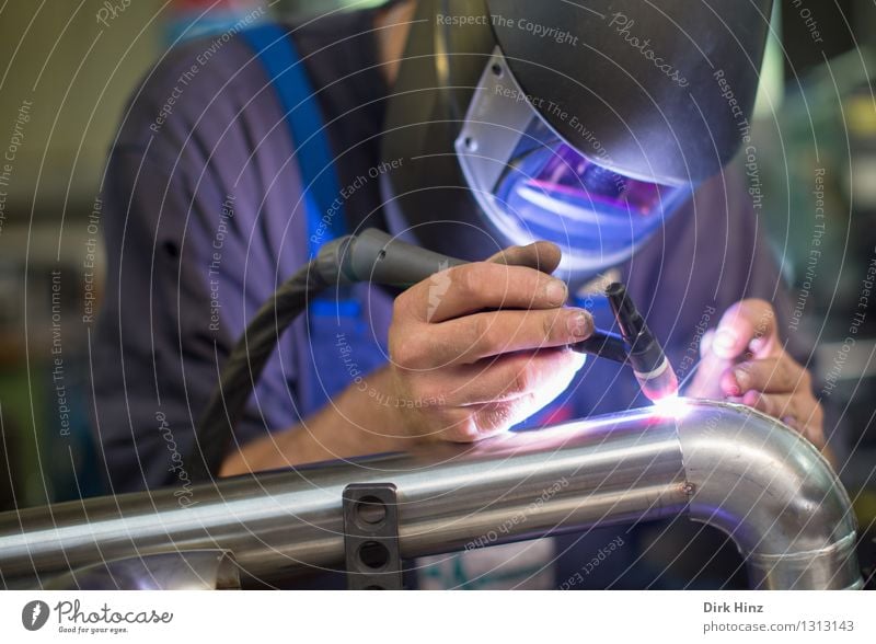 schweißtreibend Arbeit & Erwerbstätigkeit Beruf Handwerker Arbeitsplatz Fabrik Wirtschaft Industrie Unternehmen Maschine Technik & Technologie maskulin Mann