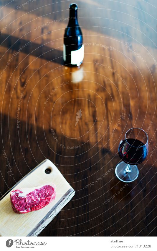 Foodfoto I Gesunde Ernährung Speise Essen Foodfotografie gesund ungesund Lebensmittel trinken Wein Rotwein Glas Fleisch Steak grillen Essen zubereiten braten