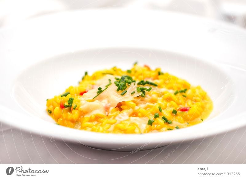 Risotto risotto Ernährung Mittagessen Abendessen Festessen Vegetarische Ernährung lecker gelb Farbfoto Innenaufnahme Menschenleer Tag Schwache Tiefenschärfe