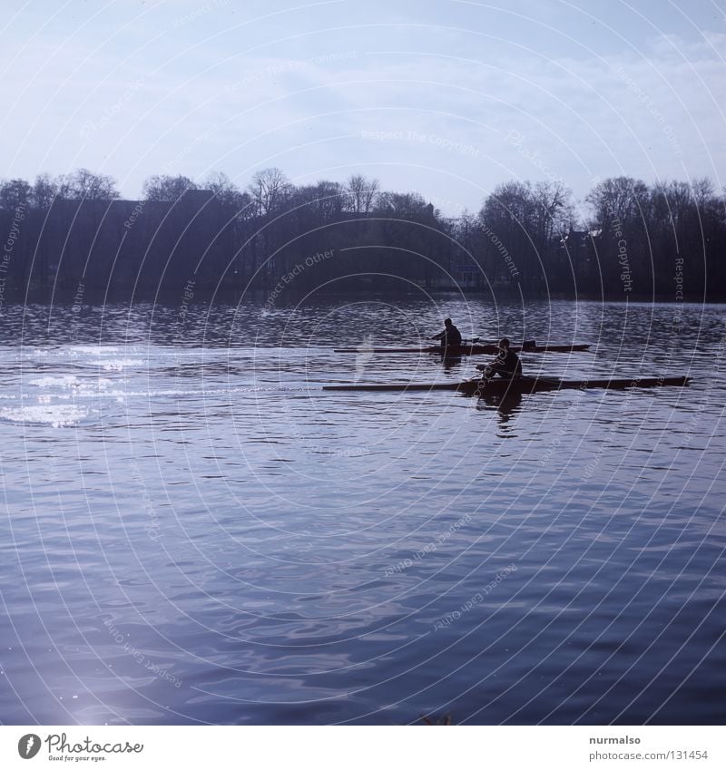 Pull, Pull, Pull Rudern Wasserfahrzeug Regatta Geschwindigkeit laufen gleiten Wassersport fein Erfolg Verlierer Potsdam Mann glänzend Oberfläche Flußbett