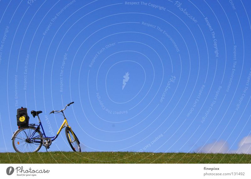 Himmlischer Radweg II Langeoog Hochwasser Sturm Ebbe Deich Küste Physik grün Gras Wiese Alm Fahrrad Ferien & Urlaub & Reisen Wolken weiß Watte Wolle