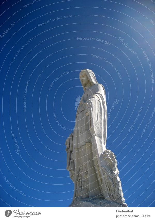 MARIA Maria heilig Götter Religion & Glaube Statue Denkmal historisch Himmel Gott holy god blau Lichterscheinung