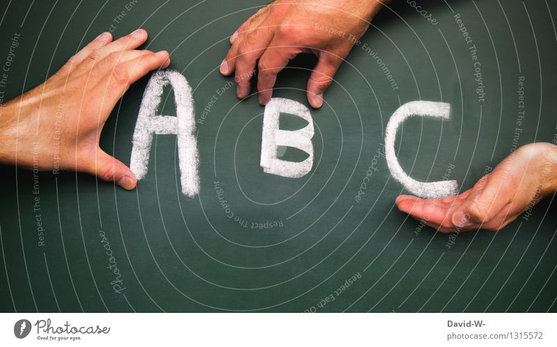 ABC Stil Kindererziehung Bildung Kindergarten Schule lernen Tafel Schulkind Schüler Mensch maskulin Kleinkind Mann Erwachsene Kindheit Leben Hand Kunst lesen