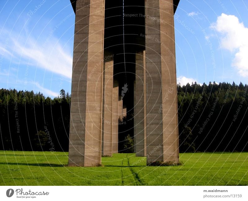 bäume aus beton 2 Beton Autobahn Wiese Feld Baum Wald Wolken Säule Brücke Himmel Wege & Pfade