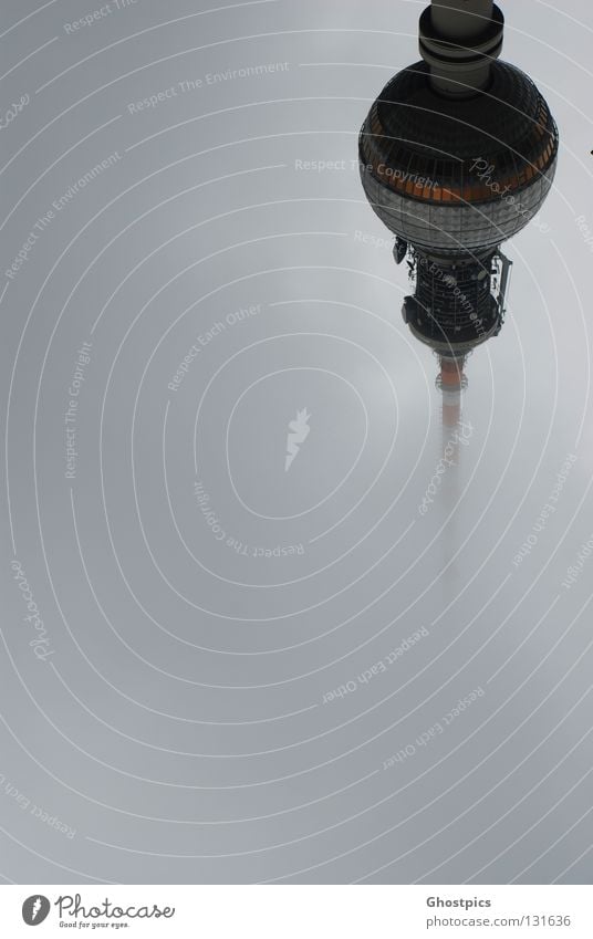 Der Alex in 2000 Jahren Hochhaus Zukunft Nebel Wolken Stil Berlin modern Turm Weltall UFO Berliner Fernsehturm Prima