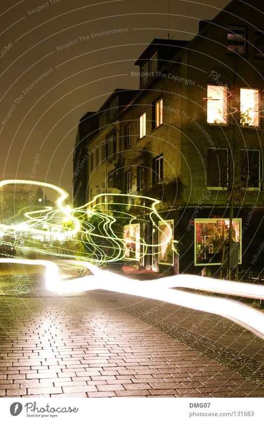 Lichtgeschwindigkeit Stil Sommer Winter Musik Herbst Altstadt Straße PKW Aggression Stimmung Freude Glück Fröhlichkeit Zufriedenheit Lebensfreude KFZ