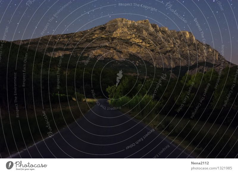 Sainte Victoire by night IV Umwelt Natur Landschaft Urelemente Erde Luft Himmel Wolkenloser Himmel Nachthimmel Stern Klima Schönes Wetter Berge u. Gebirge