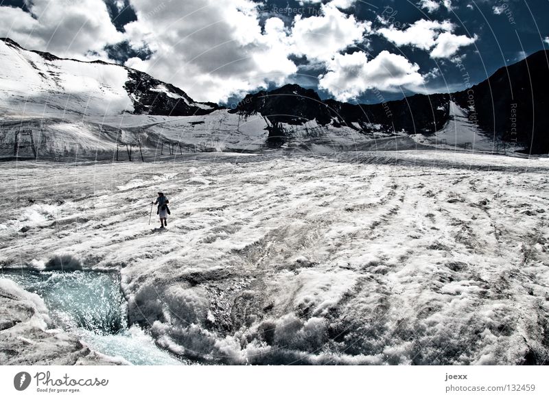 Es war einmal … schmelzen tauen Alptraum Österreich Bach dramatisch Einsamkeit Eisberg blau kalt Eiswasser eng Klimawandel feucht Gletscher Gletschereis