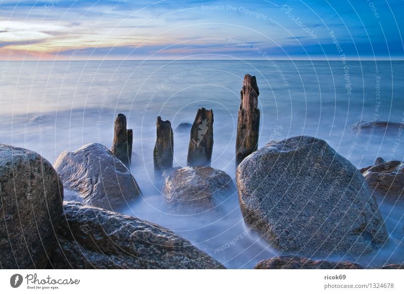 Abends an der Ostseeküste Ferien & Urlaub & Reisen Meer Natur Landschaft Wasser Wolken Küste Stein alt blau Romantik Idylle Tourismus Buk Buhne Himmel