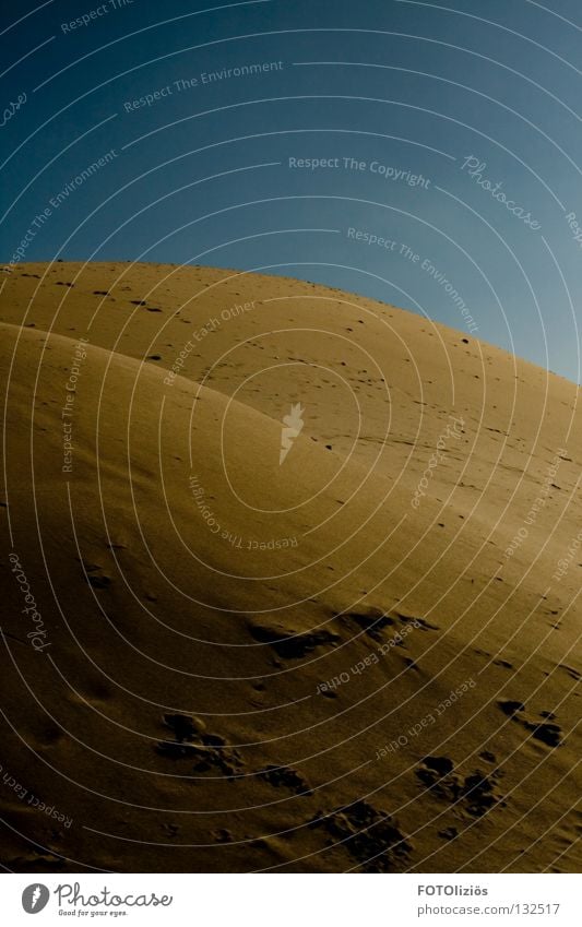 wüstenfeeling im sandwerk III trocken Fußspur Physik Sandkorn Wüste Stranddüne wüstensand Spuren Wärme Himmel Schönes Wetter herzogenrath