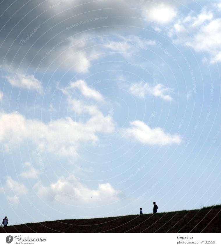 silhouetten II Mensch Spaziergang schwarz Wolken 3 Horizont Himmel schlechtes Wetter himmlisch Unendlichkeit Leben gehen grau Sommer blau Natur Silhouette