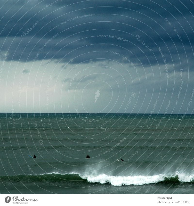 WAITING. Surfen Surfer warten ruhig vorwärts Sturm Himmel dunkel Ende Erde Altes Testament Regen Regenwolken Gewitter Meer Wellen 3 Hoffnung frei Freiheit kalt