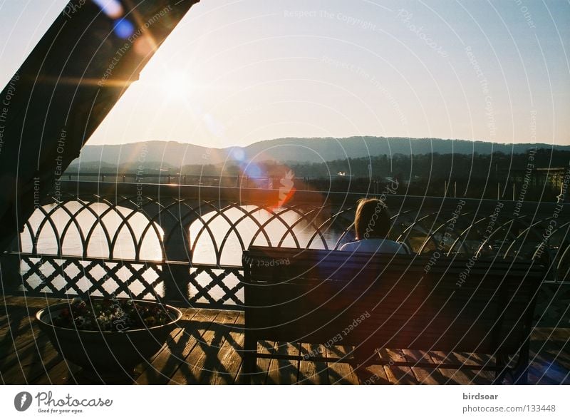 girl, and sun, and.... was Himmelskörper & Weltall chattanooga dana Fluss Park Bank Filmindustrie this great Tag river park bench day