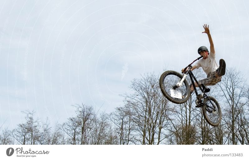 no foot one hand springen Mountainbike Freizeit & Hobby Dirtjump Aktion extrem Fahrrad Stunt aufregend gefährlich Mut Stil Kraft Sensation Freude Extremsport