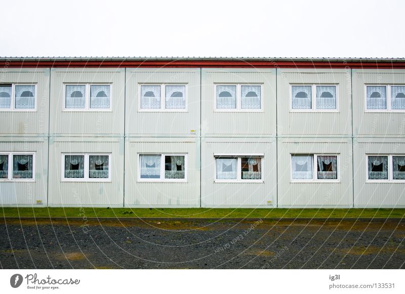 Gemütl. Dachgeschosswo. m. Dusche, Garten & GemeinschaftsWC Haus Wohnsiedlung Anhäufung sparsam sparen Proletarier abgeschoben Pflegeheim Bettler Haufen