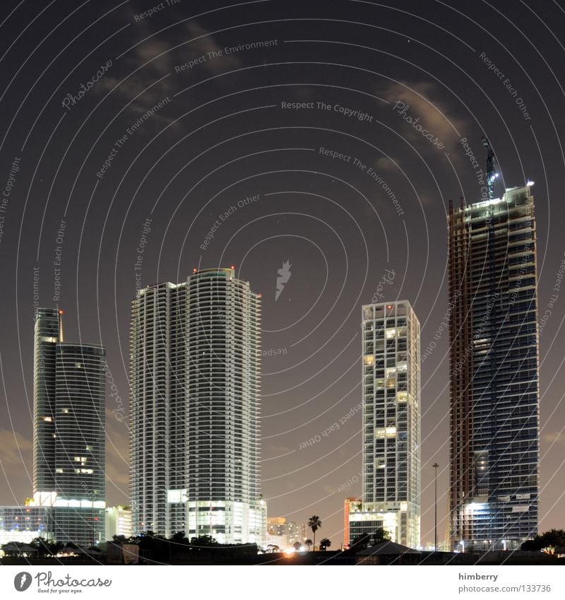 see es ei miami Haus Gebäude Hochhaus Wolken Florida Miami Himmel Beton Silhouette Fassade Ausgabe Investor Stadtzentrum Nacht Licht Kran Bauwerk Nachtleben