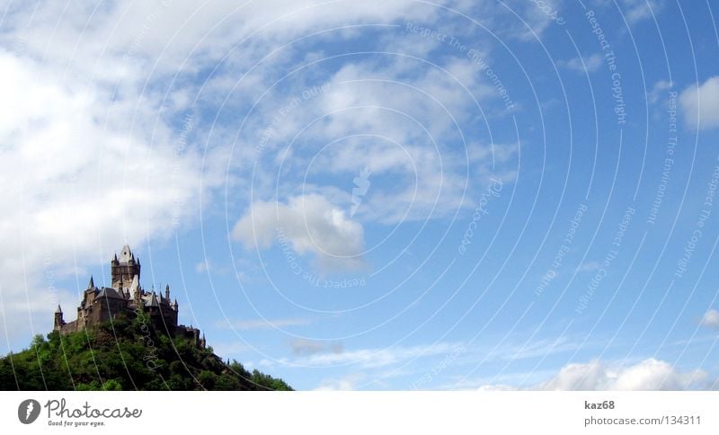 Reichsburg Wolken Schwert Hexe Hexenverbrennung Kräuterhexe Cochem Mosel (Weinbaugebiet) Festung kalt Ferien & Urlaub & Reisen Zinnen Himmel Gemäuer Mauer