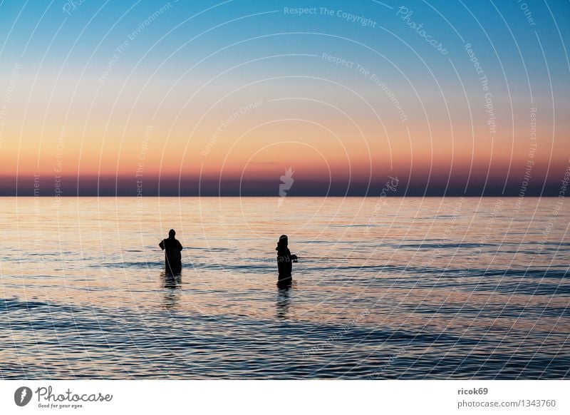 Angler an der Ostseeküste Freizeit & Hobby Angeln Ferien & Urlaub & Reisen Strand Meer Mensch Natur Landschaft Wasser Wolken Küste blau Romantik Idylle ruhig