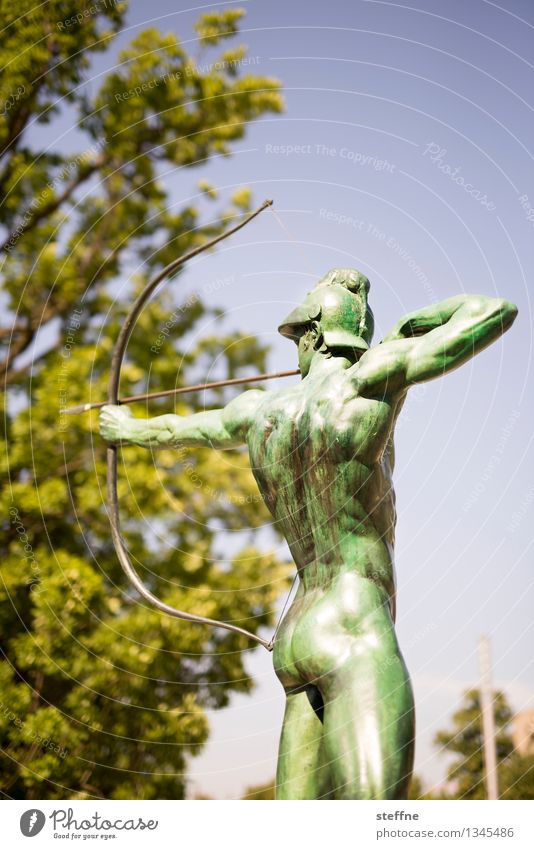 Sternzeichen: Schütze Skulptur Zukunft Tierkreiszeichen Bogenschütze Dezember schießen Eros Liebe Farbfoto Außenaufnahme Textfreiraum oben