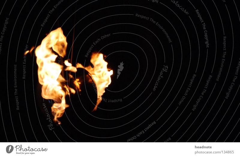 Feuer frei feurig rot gelb schwarz brennen Nacht dunkel Brand Flamme Lampe orange Teufel