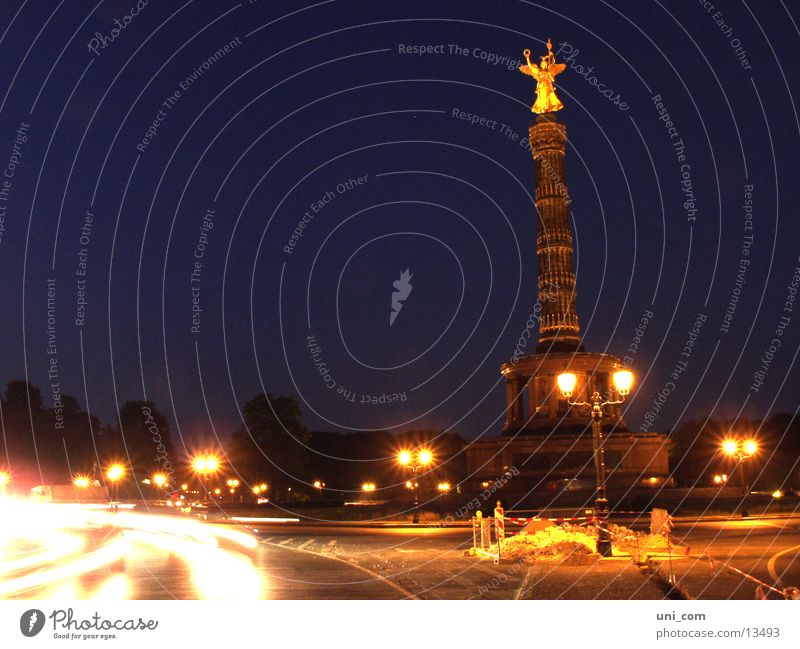 Siegessäule@night Goldelse Laterne Licht Baustelle Nacht historisch Berlin Straße PKW Bewegung