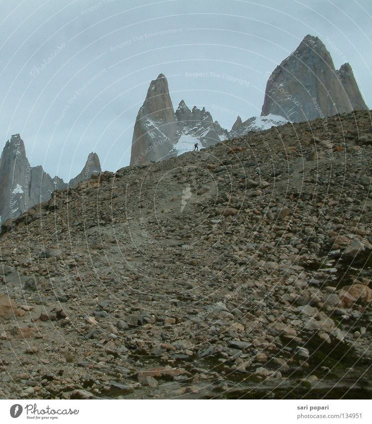 Fitz Roy Argentinien Geröll wandern Höchstleistung Berge u. Gebirge Südamerika Argentina Patagonien Patagonia Wege & Pfade lonely alleine unterwegs