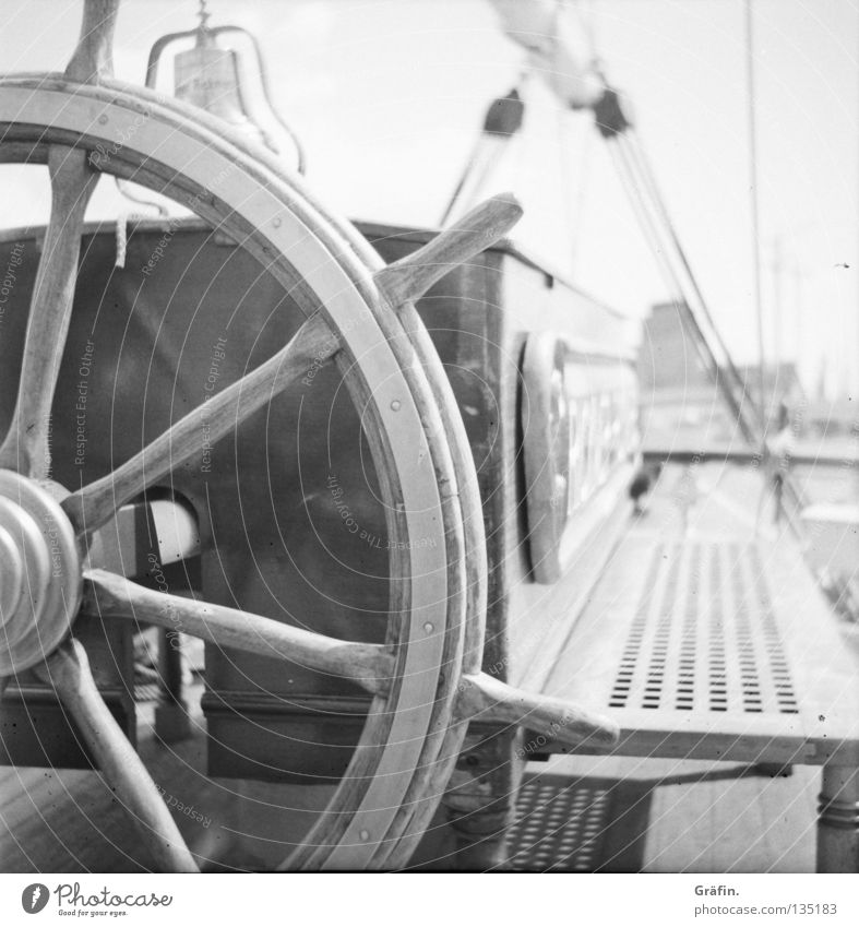 Hart Steuerbord Sonne Segeln Seil Baum Schifffahrt Wasserfahrzeug Holz sitzen Glocke Backbord Rickmer Rickmers Kapitän Paddel Parkdeck Achterdeck Schot Bark