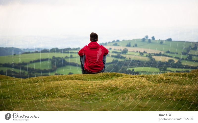 red jacket Mensch maskulin Junger Mann Jugendliche Erwachsene Leben 1 Umwelt Natur Landschaft Herbst Wiese Jacke genießen rot Aussicht Ferne Landleben groß