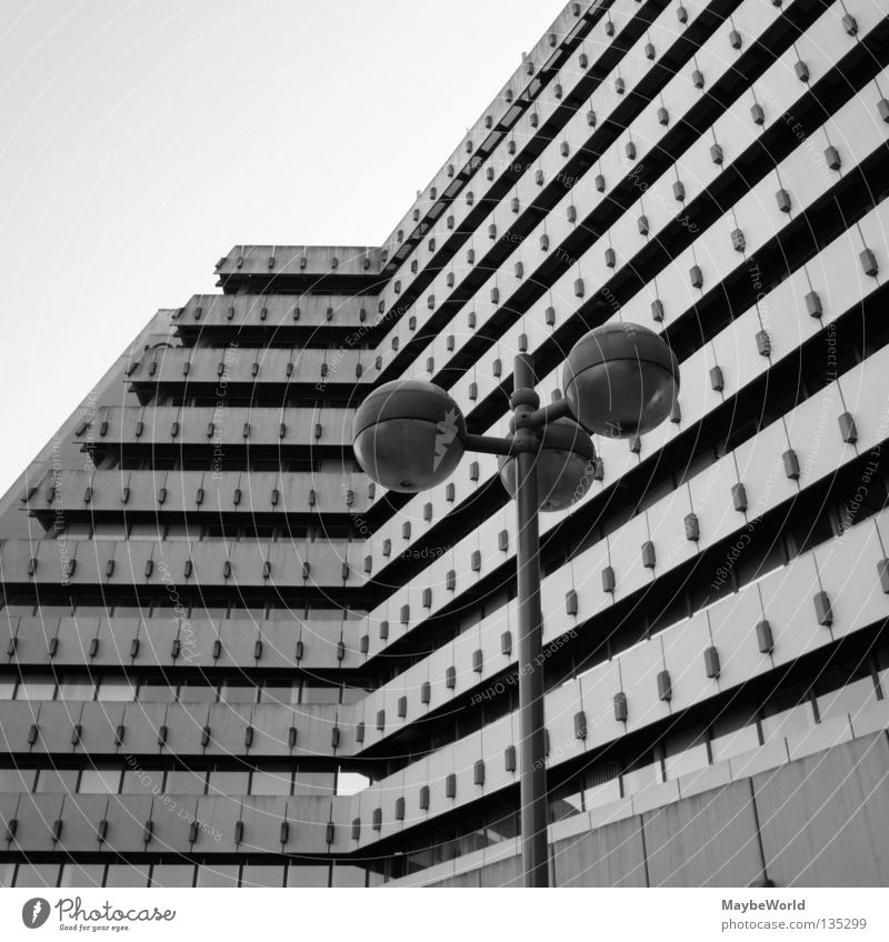 City Nord 1 Post Gebäude Fassade Fenster Hamburg City Nord building bw Schwarzweißfoto architecture Stadt street lamp windows