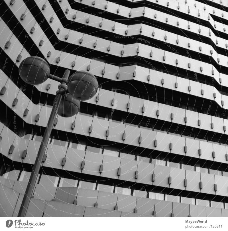 City Nord 6 Post Gebäude Fassade Fenster Hamburg City Nord building bw Schwarzweißfoto architecture Stadt street lamp windows