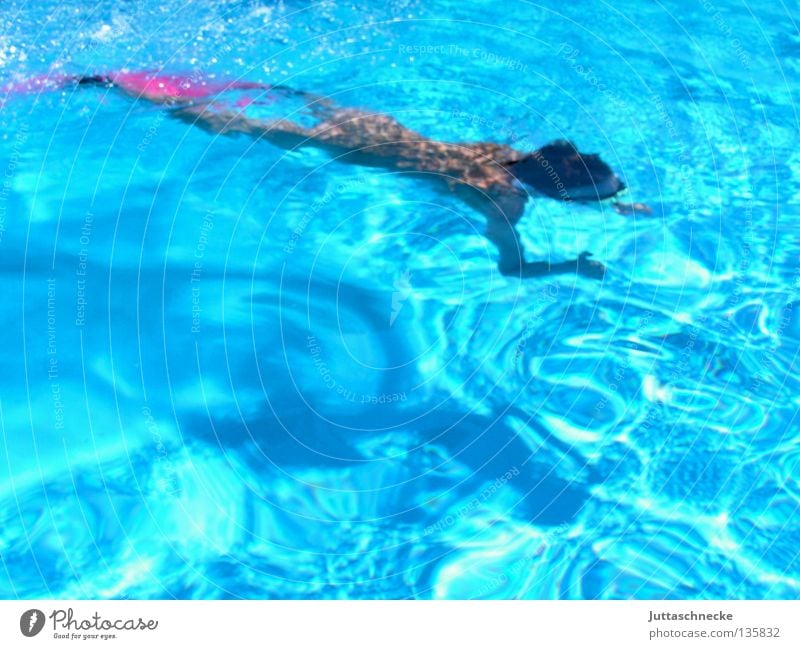 Die Saison ist eröffnet tauchen Taucher Schwimmbad Sommer Schwimmen & Baden Wassersport blau Juttaschnecke Freude Poolspaß Badesaison untertauchen Becken