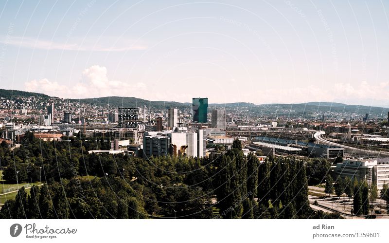 Stories from the City Häusliches Leben Wohnung Landschaft Himmel Wolken Sommer Schönes Wetter Park Wald Hügel Zürich Stadt Stadtzentrum Skyline Haus Hochhaus