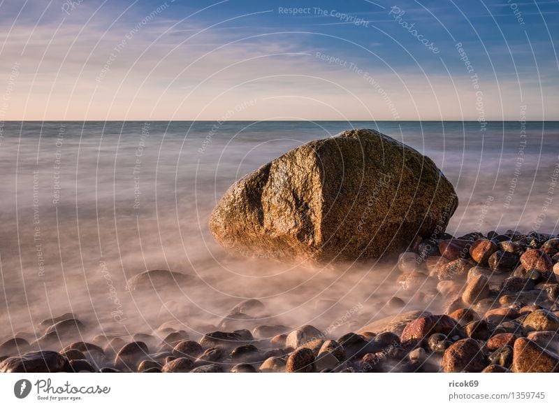 Findling Strand Natur Landschaft Wasser Wolken Felsen Küste Ostsee Meer Stein blau Ferien & Urlaub & Reisen ruhig Tourismus Steinblock Wustrow Fischland Darß