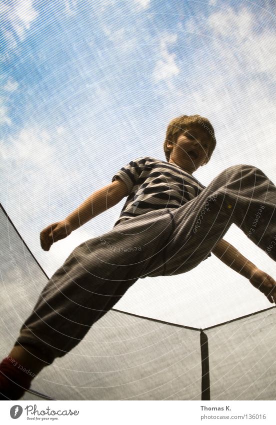 Down Under Trampolin hüpfen springen Salto Sicherheit 2 Kind Junge Spielen around hüpfburg Netz vorbeuge doppelter Bodenbelag Versicherung Fangnetz Freude fun