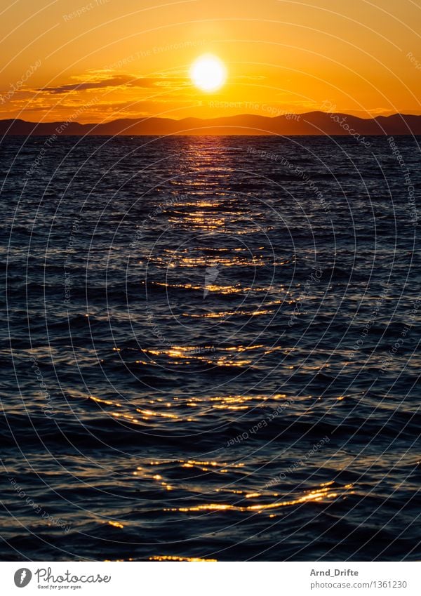 Sonnenuntergang Ferien & Urlaub & Reisen Ferne Sommer Sommerurlaub Meer Insel Wellen Natur Wasser Himmel Wolken Sonnenaufgang Sonnenlicht Schönes Wetter Hügel