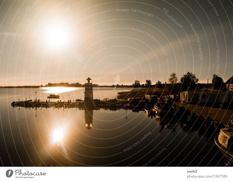 Ummanz Umwelt Natur Landschaft Wasser Wolken Horizont Sonne Ostsee Waase Mecklenburg-Vorpommern Leuchtturm Bauwerk leuchten glänzend groß maritim Stimmung