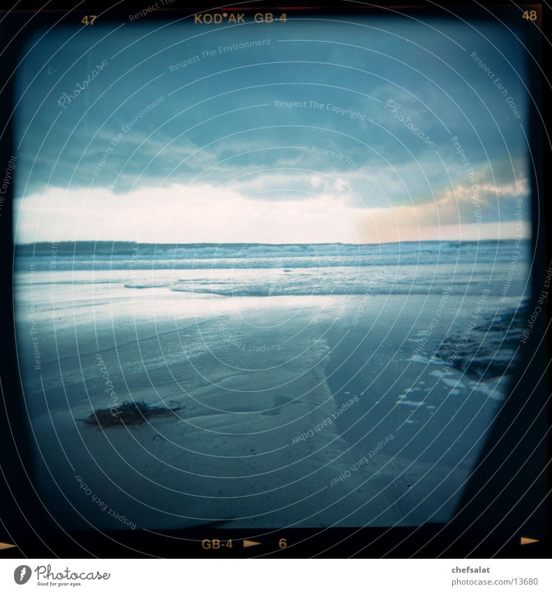 Irish beach Meer Strand Wolken grün Horizont Holga Republik Irland blau