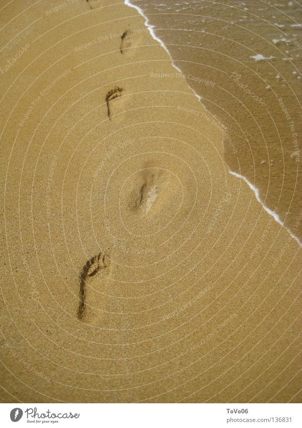 Spuren im Sand Fußspur Meer Strand Griechenland harmonisch Wasser Barfuß