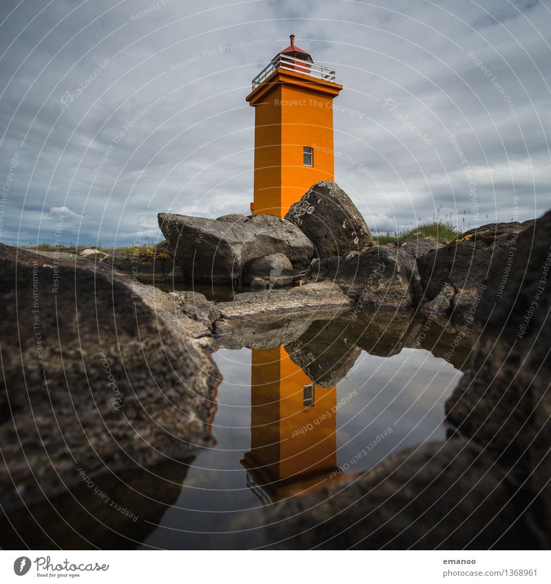 Leuchtturm Ferien & Urlaub & Reisen Tourismus Ferne Wasser Himmel Felsen Küste Dorf Haus Turm Fenster Sehenswürdigkeit hoch orange Island Warnung Schifffahrt