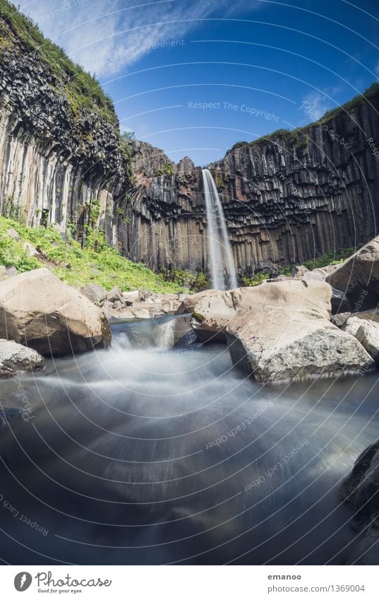 Svartifoss Ferien & Urlaub & Reisen Tourismus Ausflug Ferne Expedition Insel Berge u. Gebirge wandern Natur Landschaft Wasser Felsen Vulkan Schlucht Bach Fluss