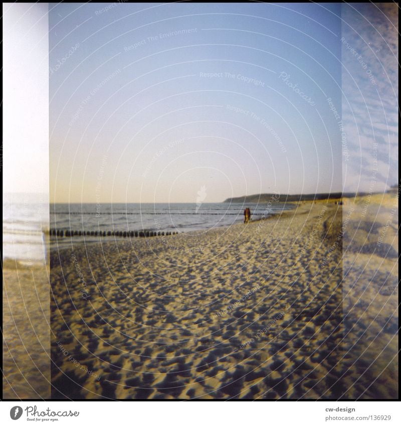 hOlGa | to catch some sun Holga mehrfarbig Deich Küste Gras Schilfrohr Hiddensee Sommer Wellen Strand schwarz Am Rand Gischt Anlegestelle Mole Luft Horizont