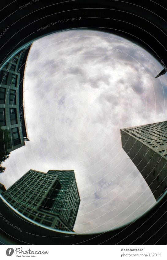 scraping the sky. (die bevölkerung des mondes.) Himmel Wolken Hochhaus Gebäude Architektur modern Leipzig Lomografie Fischauge aufwärts himmelwärts Wolkendecke