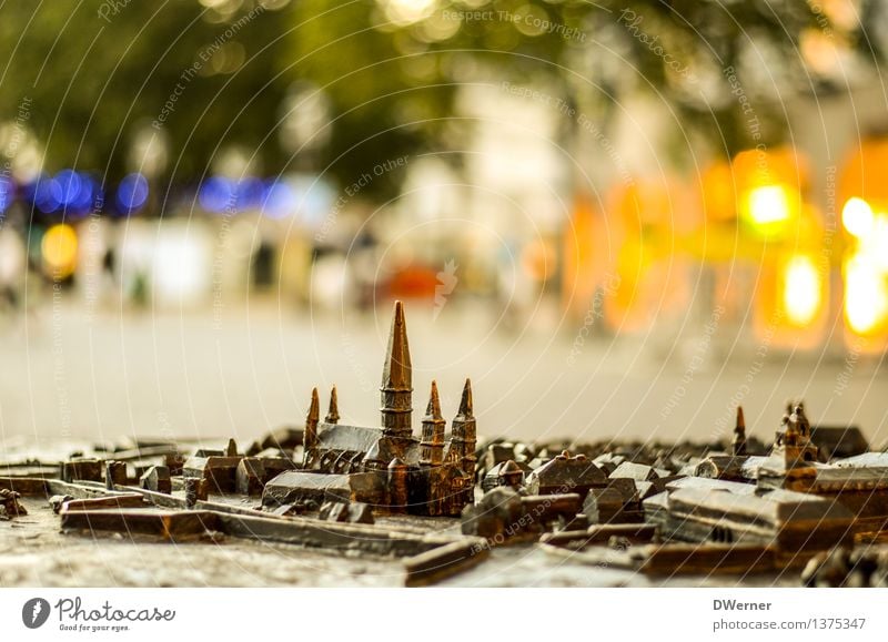 Meine Stadt Tourismus Sightseeing Städtereise Sommer Kunst Ausstellung Kunstwerk Skulptur Architektur Schönes Wetter Haus Kirche Marktplatz Rathaus Bauwerk