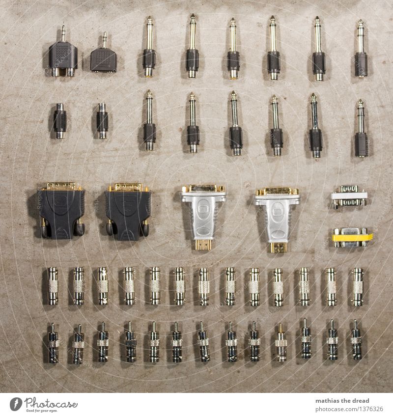 ADAPTER - SUPER STILLLEBEN Technik & Technologie Unterhaltungselektronik trist grau Reihe Ordnung Linie sortieren Adapter Tontechnik Videotechnik Signal analog