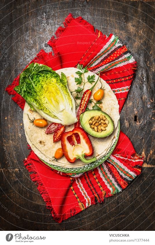 Tortillas und Gemüse Zutaten für Burritos oder Tacos Lebensmittel Brot Ernährung Mittagessen Abendessen Festessen Picknick Bioprodukte Vegetarische Ernährung