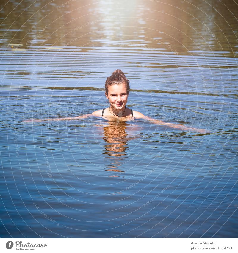 Schwimmen Lifestyle Freude schön Gesundheit sportlich harmonisch Zufriedenheit Schwimmen & Baden Freizeit & Hobby Ferien & Urlaub & Reisen Sommer Sommerurlaub