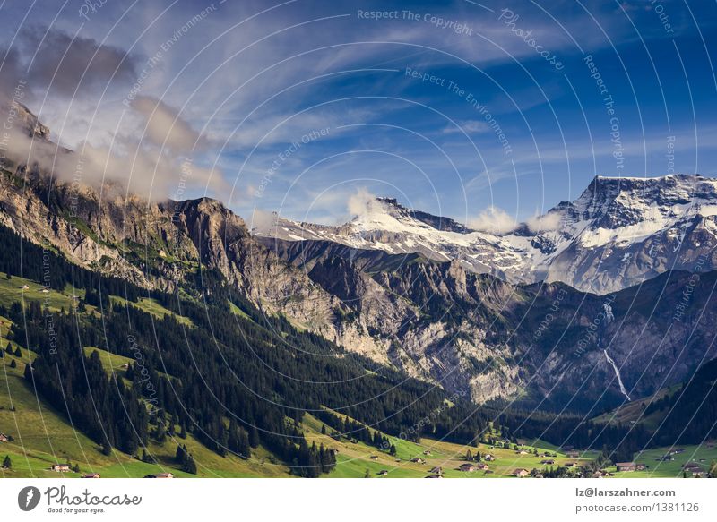 Szenische Berglandschaft mit schneebedeckten Gipfeln Ferien & Urlaub & Reisen Abenteuer Freiheit Sommer Berge u. Gebirge Tapete Natur Landschaft Pflanze Himmel