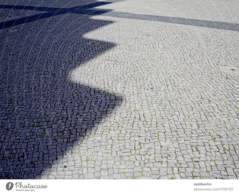 TU Berlin, TEL Straßenbelag Strand Bürgersteig Platz Verkehrswege Kopfsteinpflaster vorplatz Schatten Zacken zackenschatten Pflastersteine Treppe