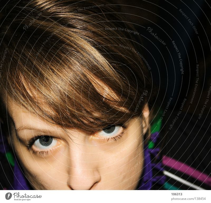 Drei Streifen und die Weltherrschaft Frau geblitzt gestreift Auge eye eyes Gesicht face Nase Haare & Frisuren flash