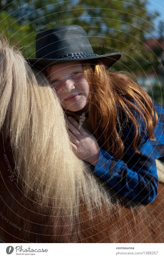 Alles Glück der Erde... Freude Freizeit & Hobby Reiten Sport Reitsport Kindererziehung Mensch feminin Mädchen 3-8 Jahre Kindheit Natur Schönes Wetter Hut